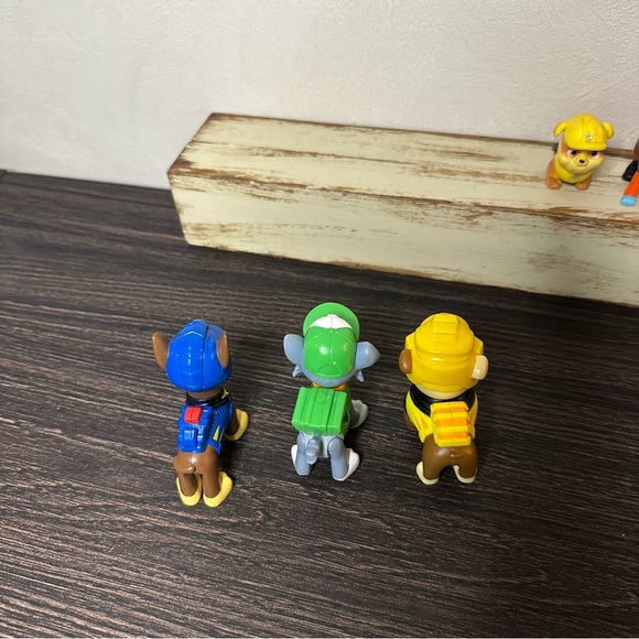 Paw Patrol Vehicles And Figuires Lot - Picture 12 of 14